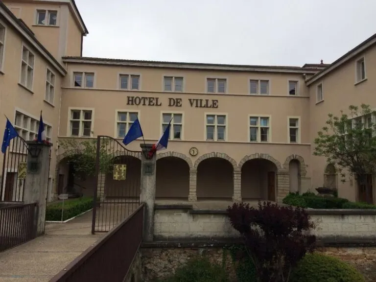 Neuville-sur-Saône (69250 )
